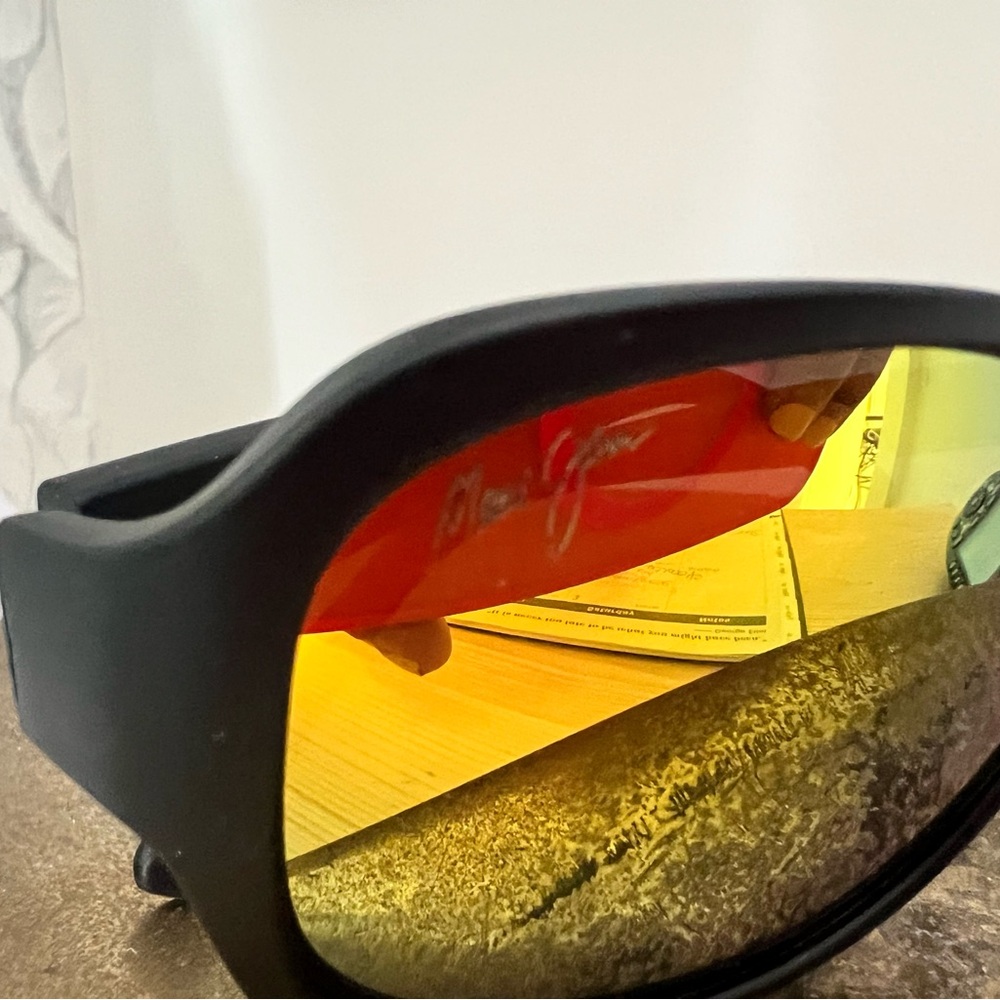 Maui Jim’s mirrored sunglasses brand new never worn